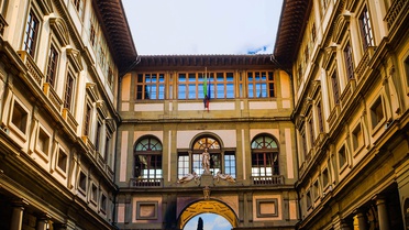 İtalya'da şiddetli yağış nedeniyle Uffizi Galerisi'ni su bastı