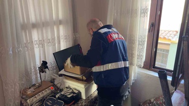 İzmir'de FETÖ'ye finansman operasyonunda 21 şüpheli gözaltına alındı