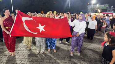 Keşan'da ilk kez düzenlenen Şalvar Gecesi'ne 2 bin kadın katıldı