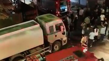 Küçükçekmece İnönü Mahallesi'nde yıkımı yapılan 6 katlı binada çökme meydana geldi