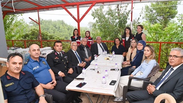Kumluca Kaymakamı Güneş ve Başkan Avcıoğlu, şehit yakınları ile gazileri ziyaret etti