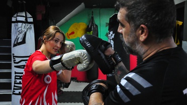 Manisalı milli sporcu Cemile Aykoç, Kosova'da ilk kez dünya şampiyonu oldu