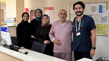Muş Devlet Hastanesi'nde kardiyolog Dr. Berk Mutlu, göğüs ağrısında 112 uyarısı yaptı