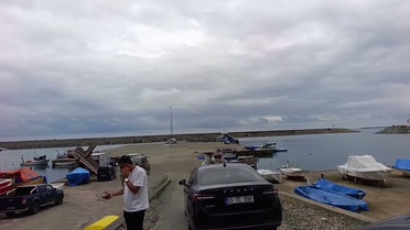 Rize Pazar'da balıkçılar kafes balıkçılığı projesine karşı oturma eylemi başlattı
