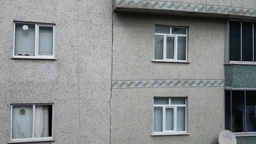 Sultangazi'de çatlaklar oluşan iki apartman tahliye edilip mühürlendi