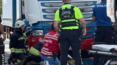 Tekirdağ Kapaklı'da yaya geçidinde tırın çarptığı kadın ağır yaralandı