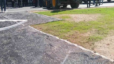 Tekirdağ Kapaklı'da yaya geçidinde tırın altında kalan 76 yaşındaki kadın vinçle kurtarıldı