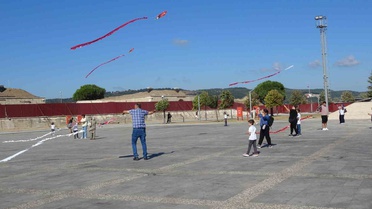 Çanakkale'de 550 öğrenci Gazze'deki çocuklar için uçurtma uçurdu