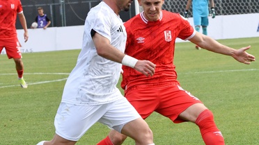 Balıkesirspor, Uşakspor'u 4-1 yenip 9 puana ulaştı, zirvede kaldı