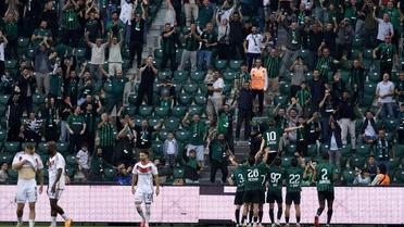 Berkan Kutlu yine çok uzaklardan attı, Kocaelispor 3 puana uzandı