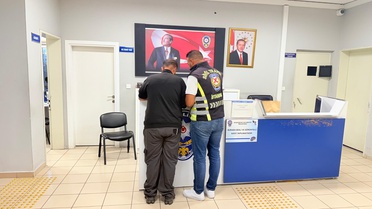 İstanbul Beylikdüzü'nde hasta taşıyan ambulansa yol vermeyen sürücü 46 bin lira ceza aldı