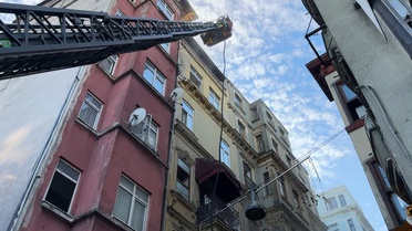 Beyoğlu’nda 6 katlı restoranda yangın