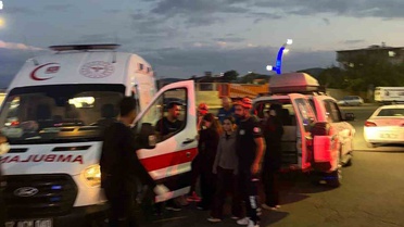 Bingöl'de iki otomobil çarpıştı, Yenişehir Mahallesi'ndeki kazada 4 kişi yaralandı