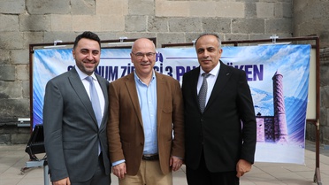 Erzurum'da 716 yıllık medresedeki Solunum Zirvesi 100'e yakın katılımcıyı buluşturdu