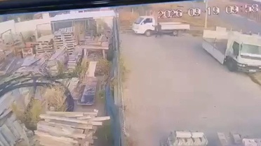 Eskişehir Odunpazarı'nda el freni çekilmeyen kamyonet geri kayarak sürücüyü öldürdü