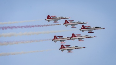 Vecihi Hürkuş'un torunu, dedesinin tasarladığı uçağın replikasıyla Sivrihisar semalarında havalandı