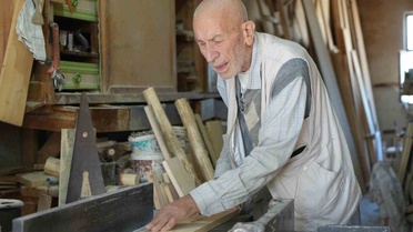Gaziantep Oğuzeli'nde 90 yaşındaki Reşit Tekinkuş, 70 yıldır el aletleriyle üretiyor