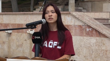 Gaziler Günü’nde şiir okurken duygularına hakim olmadı