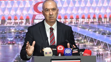 Bakan Bak, KKTC'de stadyum tanıtımında sporda ambargoyu kabul etmediklerini söyledi