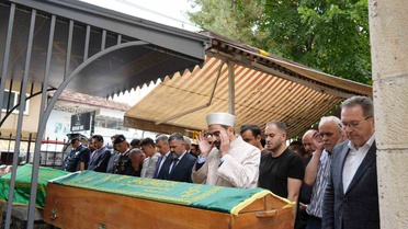Hayrabolu'da silahlı saldırıda ölen kuyumcu toptancısı Kastamonu Araç'ta defnedildi