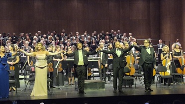 İDOB sezonunu Beethoven'ın 9. Senfonisi ile açtı, Şef Yazıcı yapay zekayı ele aldı