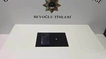İstanbul Beyoğlu'nda bankta unutulan cep telefonunu çalan hırsız cezaevine gönderildi