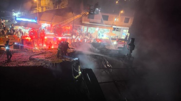 Ödemiş'te ekmek fırınının çatı katı alev aldı! Baca temizliği yangınla bitti