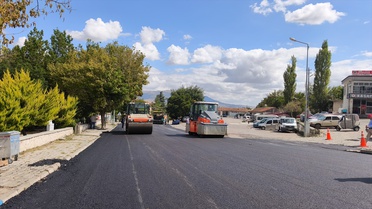 Karakeçili Belediyesinin asfalt çalışmaları sürüyor