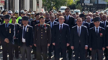 Kars'ta Gaziler Günü töreni Atatürk Anıtı'nda yapıldı, Vali Polat gazileri kutladı