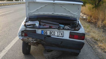 Kırıkkale'de arkadan çarpan otomobilin yol açtığı kazada 4 kişi yaralandı