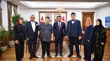 Kırşehir'de Üreten Eller Sokağı'nda engelli bireyler ürünlerini tanıtıyor