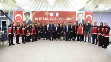 Kütahya’da şehit aileleri ve gaziler onuruna yemek programı düzenlendi