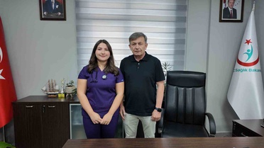 Kütahya Gediz'de hemşire çiftin kızı, anne babasıyla aynı hastanede acil tıp hekimi oldu