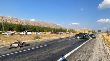 Malatya Doğanşehir'de otomobille çarpışan motosikletin sürücüsü hastanede öldü