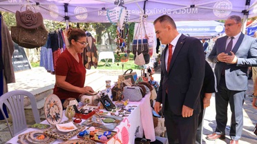 Muğla Valisi Akbıyık, Mor Pazar'ı ziyaret edip emek veren kadınları tebrik etti