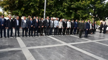 Muş Malazgirt'te 19 Eylül Gaziler Günü töreni Cumhuriyet Meydanı'nda düzenlendi