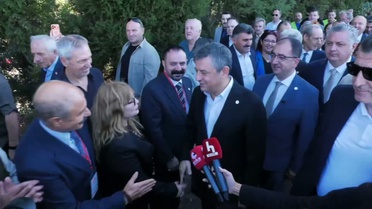 Özgür Özel, Yalova'da kivinin 40 liraya alınıp 350 liraya satıldığını söyledi