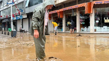 İyidere ve Pazar'da sel sonrası mesai: Su çekildi, hasar ortaya çıktı