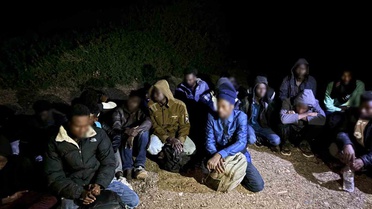 İzmir'de 3 ilçede yakalanan 73 düzensiz göçmen İl Göç İdaresine teslim edildi