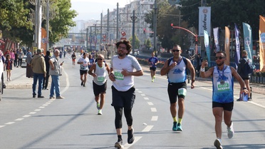21 ülkeden sporcuların koştuğu Kayseri Yarı Maratonu'nda Ali Kaya parkur rekoru kırdı