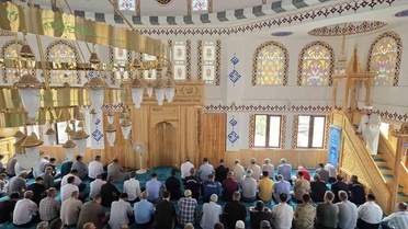 Adıyaman'da 6 Şubat depreminde yıkılan Karaburun Köyü Camisi ibadete açıldı