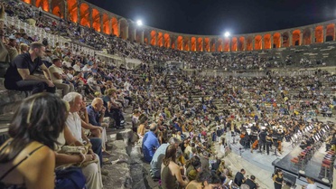 Carl Orff'un Carmina Burana'sı Aspendos'ta 250 kişilik dev kadroyla sahnelendi
