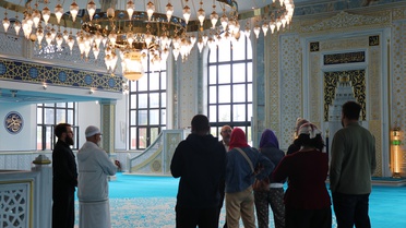 Fransa Roubaix'de Eyüp Sultan Camisi, Açık Kapı Günleri'nde ziyaretçilerini ağırlıyor