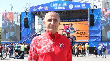 Karadağ, Erciyes'teki kamp merkezinin dünyanın en güzel tesisi olacağını söyledi