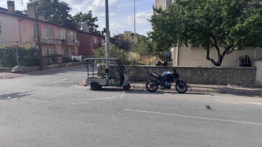 Kayseri'de motosiklet ile mobilet çarpıştı, Melikgazi'deki kazada 7 kişi yaralandı