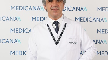 Göz nezlesi uyarısı yapan Op. Dr. İpçioğlu, ofis çalışanlarına da önlem önerdi