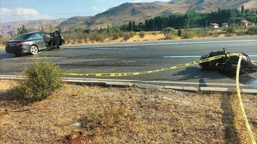 Otomobil ile çarpışan motosikletin sürücüsü öldü