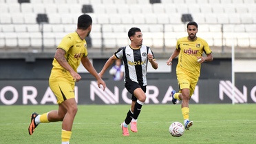 İstanbulspor, Manisa FK'yi deplasmanda Mustafa Sol'un 90+4'teki golüyle 1-0 yendi