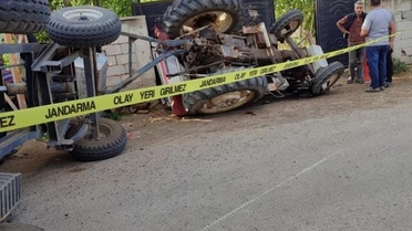 Van Özalp'te traktörün devrilmesi sonucu 3 kişi yaralandı ve hastaneye kaldırıldı