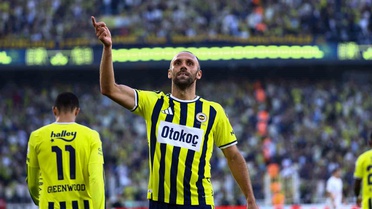 Trendyol Süper Lig'de Fenerbahçe Eyüpspor'u 8-0 yenerken Vedat Muriqi 4 gol attı